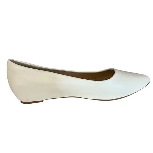 Dream pairs Julian White Women's hidden wedge Flats size 9 faux leather. - Picture 3 of 9